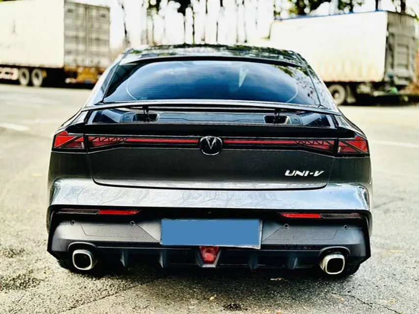 2023 ChangAn UNI-V 1.5T 188HP L4 7DCT,autocango,china used car exporter,china ev exporter,chinese used car exporter,chinese used ev exporter