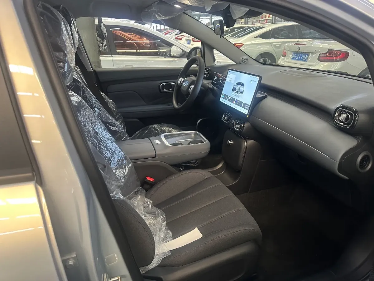 2025 Aion AION UT BEV,autocango,china used car exporter,china ev exporter,chinese used car exporter,chinese used ev exporter