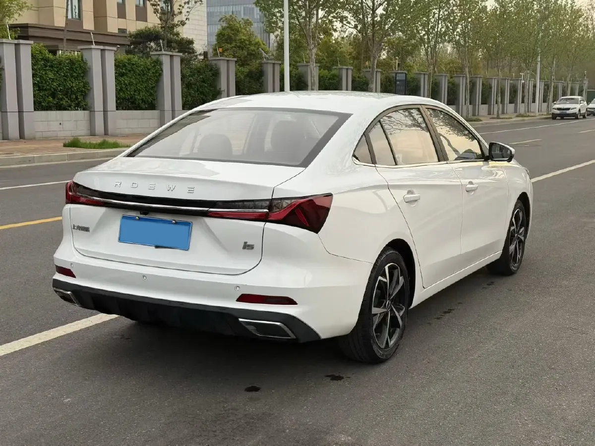 2023 Roewe i5 1.5L 129HP L4 CVT,autocango,china used car exporter,china ev exporter,chinese used car exporter,chinese used ev exporter