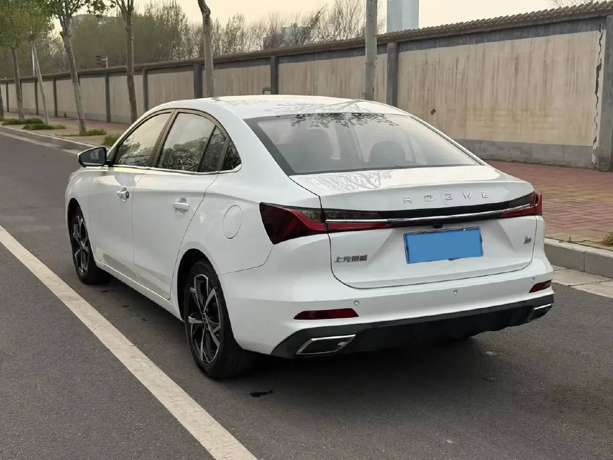 2023 Roewe i5 1.5L 129HP L4 CVT,autocango,china used car exporter,china ev exporter,chinese used car exporter,chinese used ev exporter