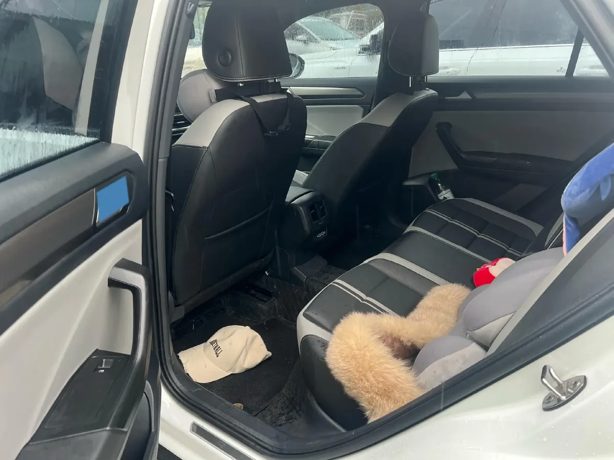 2023 Volkswagen T-Roc 1.5T 160HP L4 7DCT,autocango,china used car exporter,china ev exporter,chinese used car exporter,chinese used ev exporter