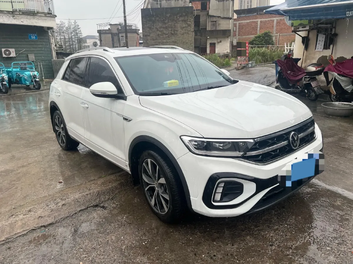 2023 Volkswagen T-Roc 1.5T 160HP L4 7DCT,autocango,china used car exporter,china ev exporter,chinese used car exporter,chinese used ev exporter