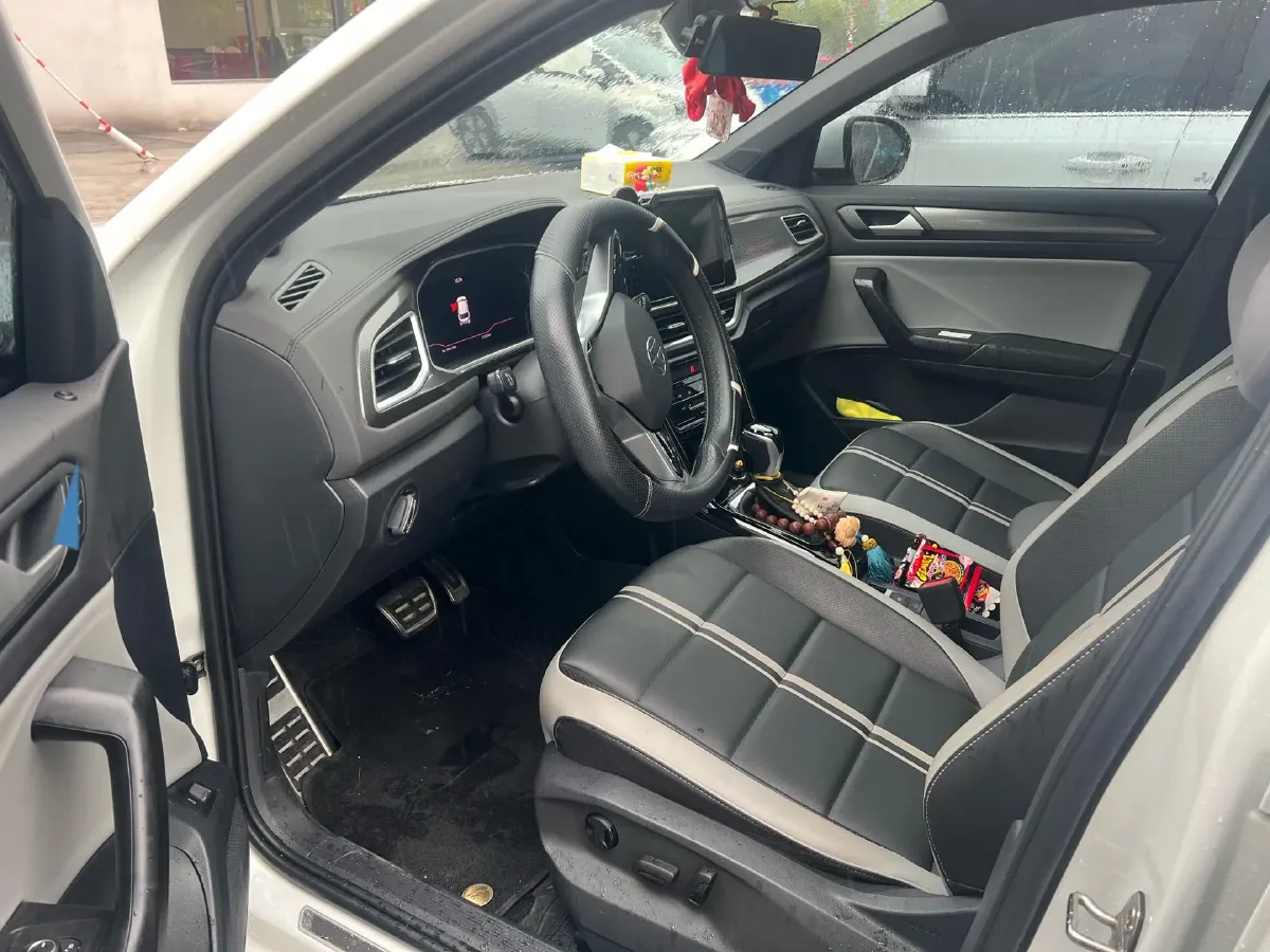 2023 Volkswagen T-Roc 1.5T 160HP L4 7DCT,autocango,china used car exporter,china ev exporter,chinese used car exporter,chinese used ev exporter