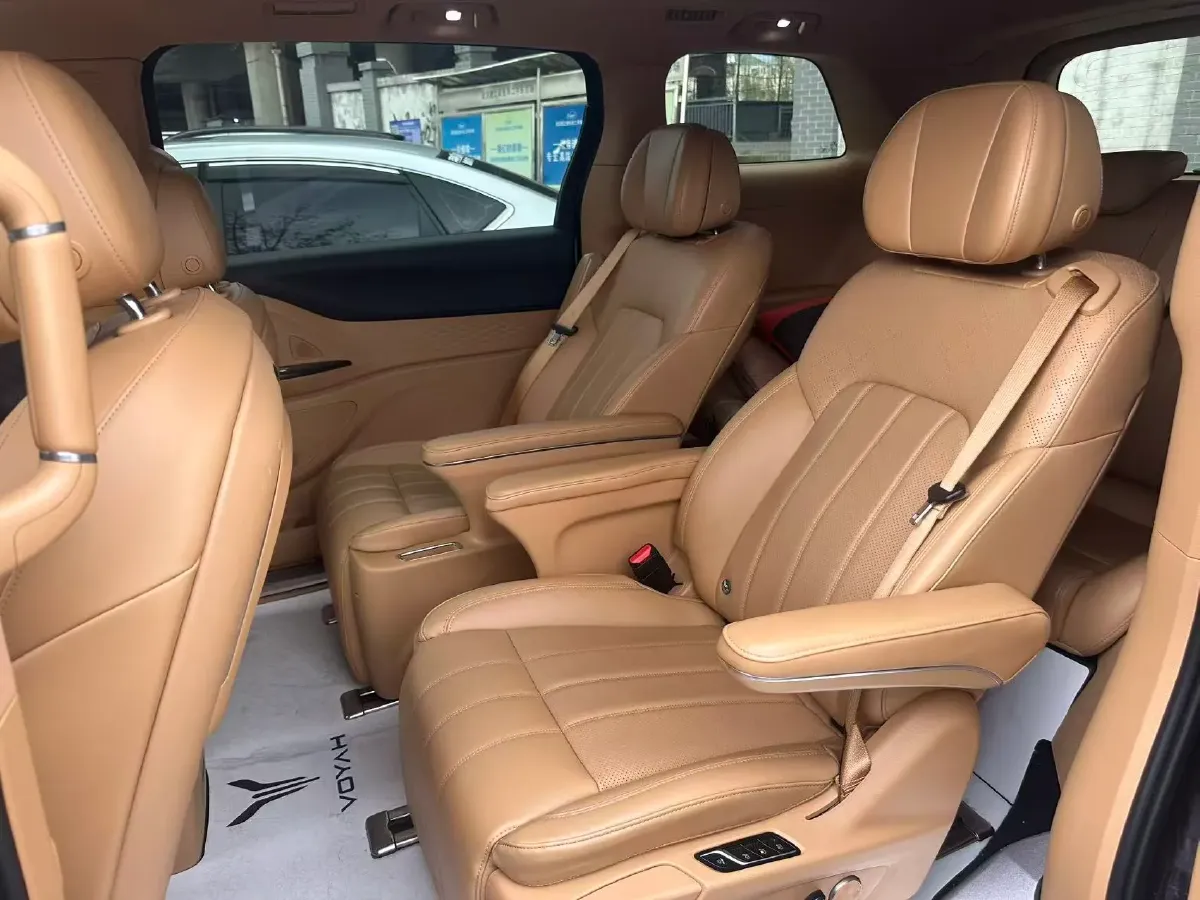 2022 Voyah Dream 1.5T 136HP L4 PHEV 25.57KWH,autocango,china used car exporter,china ev exporter,chinese used car exporter,chinese used ev exporter