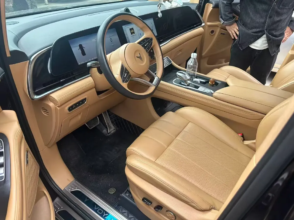 2022 Voyah Dream 1.5T 136HP L4 PHEV 25.57KWH,autocango,china used car exporter,china ev exporter,chinese used car exporter,chinese used ev exporter