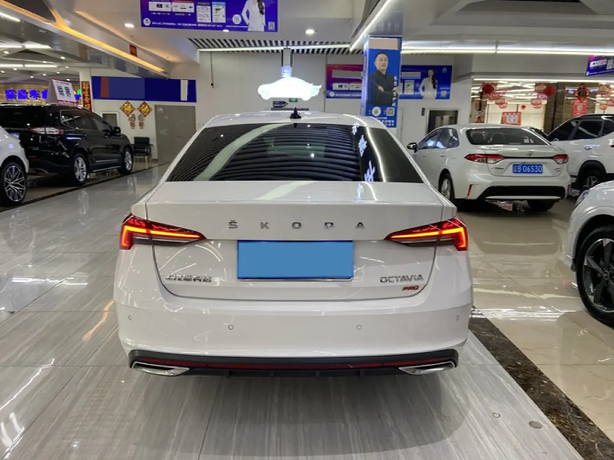 2022 Skoda Octavia 1.4T 150HP L4 7DCT,autocango,china used car exporter,china ev exporter,chinese used car exporter,chinese used ev exporter