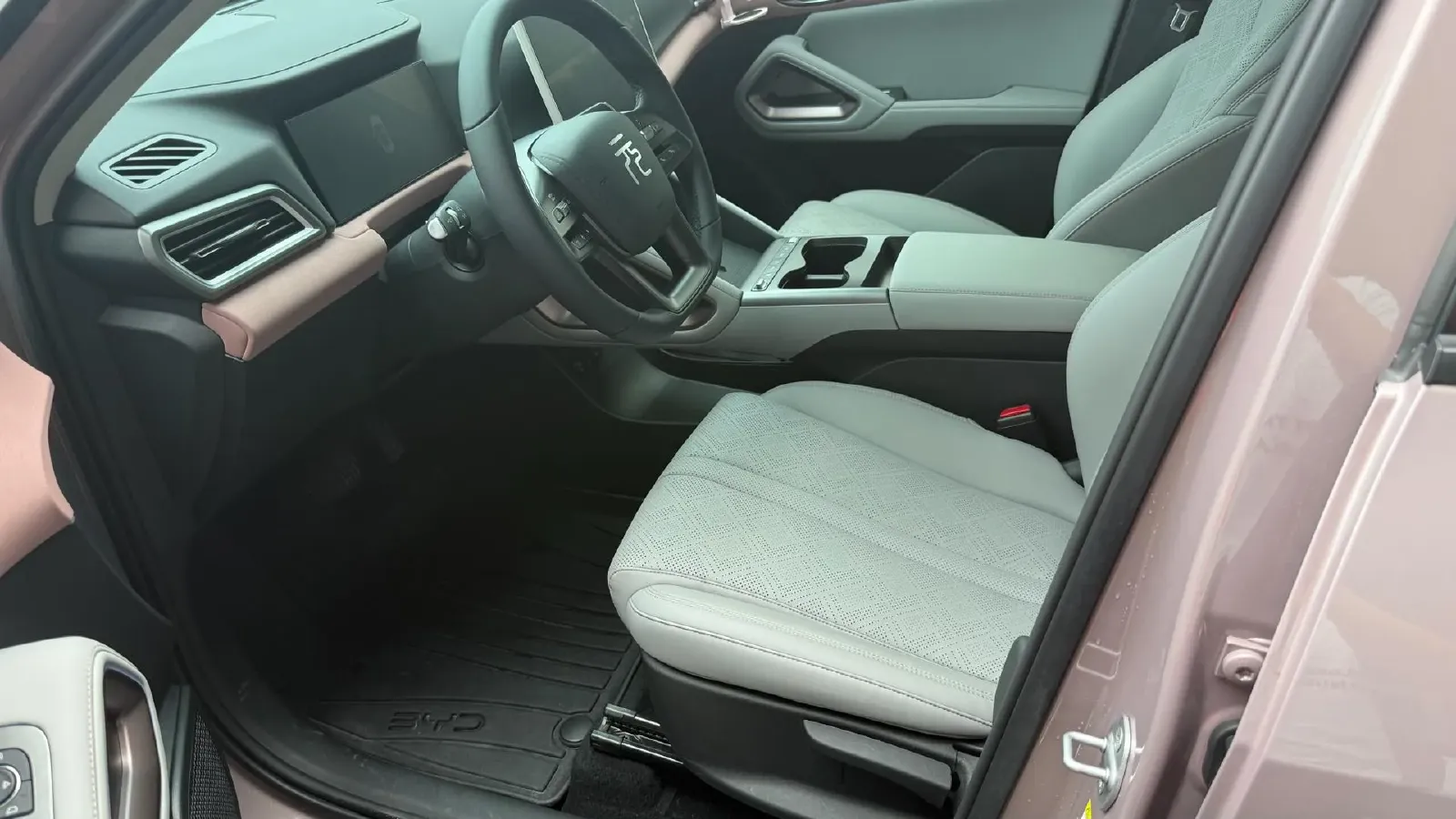 2025 BYD YuanUP BEV 45.12KWH,autocango,china used car exporter,china ev exporter,chinese used car exporter,chinese used ev exporter