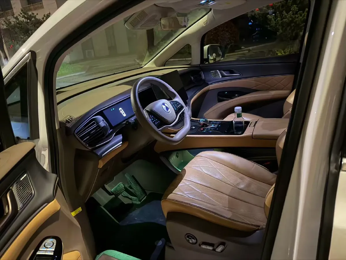 2022 Mercedes-Benz GLC Class 2.0T 197HP L4 9AT,autocango,china used car exporter,china ev exporter,chinese used car exporter,chinese used ev exporter