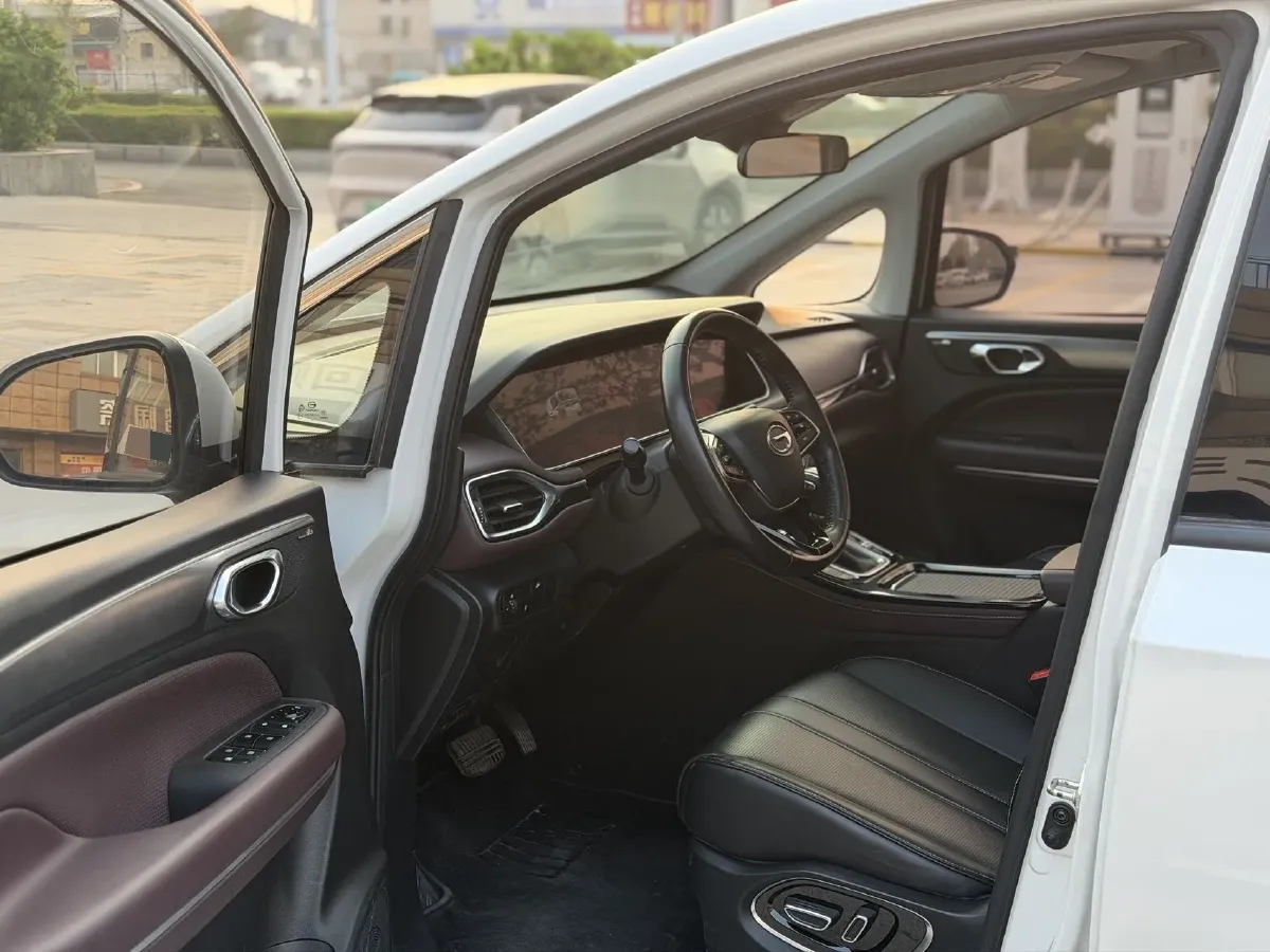 2023 GAC Trumpchi M6 1.5T 177HP L4 7DCT,autocango,china used car exporter,china ev exporter,chinese used car exporter,chinese used ev exporter