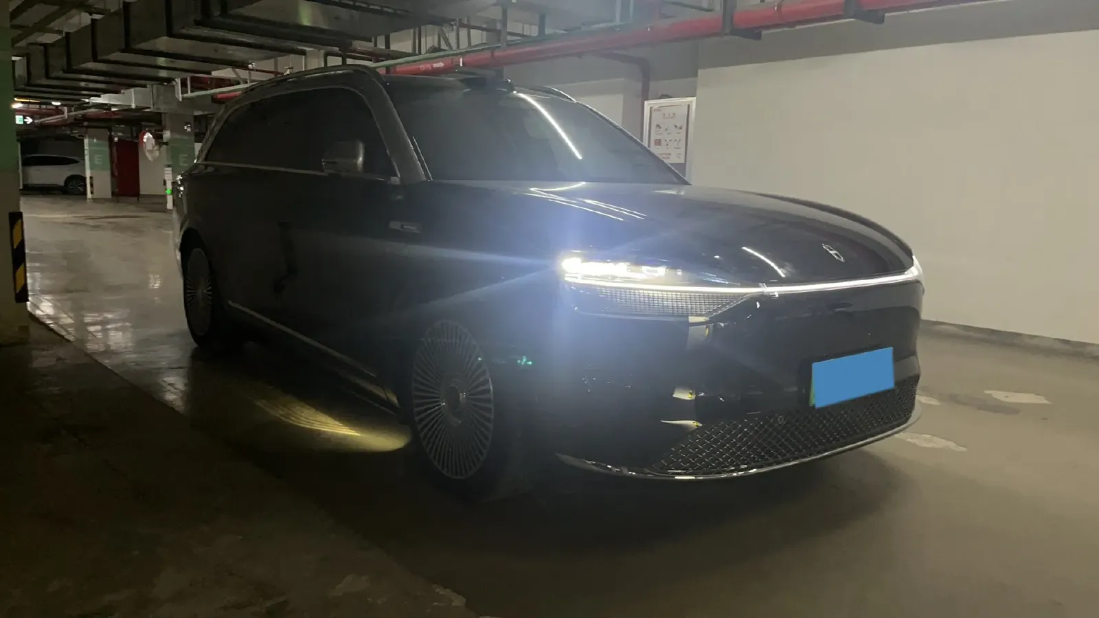 2025 AITO AITO M9 BEV 100KWH,autocango,china used car exporter,china ev exporter,chinese used car exporter,chinese used ev exporter