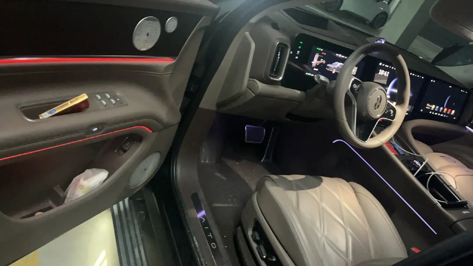 2025 AITO AITO M9 BEV 100KWH,autocango,china used car exporter,china ev exporter,chinese used car exporter,chinese used ev exporter