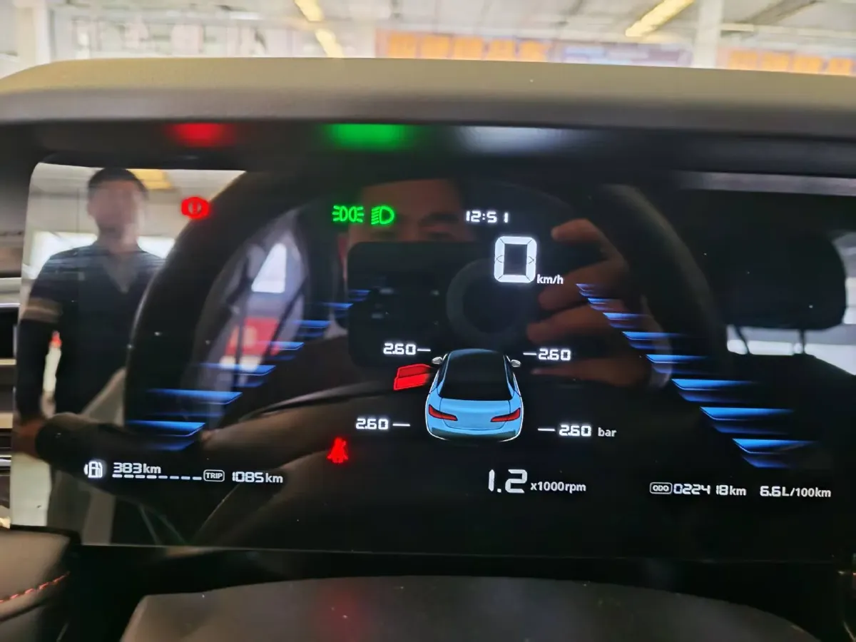 2023 Roewe i5 1.5L 129HP L4 5MT,autocango,china used car exporter,china ev exporter,chinese used car exporter,chinese used ev exporter