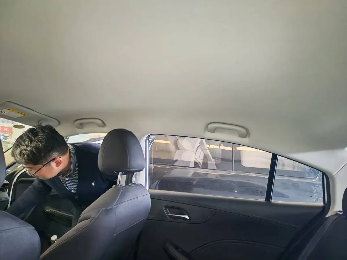 2023 Roewe i5 1.5L 129HP L4 5MT,autocango,china used car exporter,china ev exporter,chinese used car exporter,chinese used ev exporter