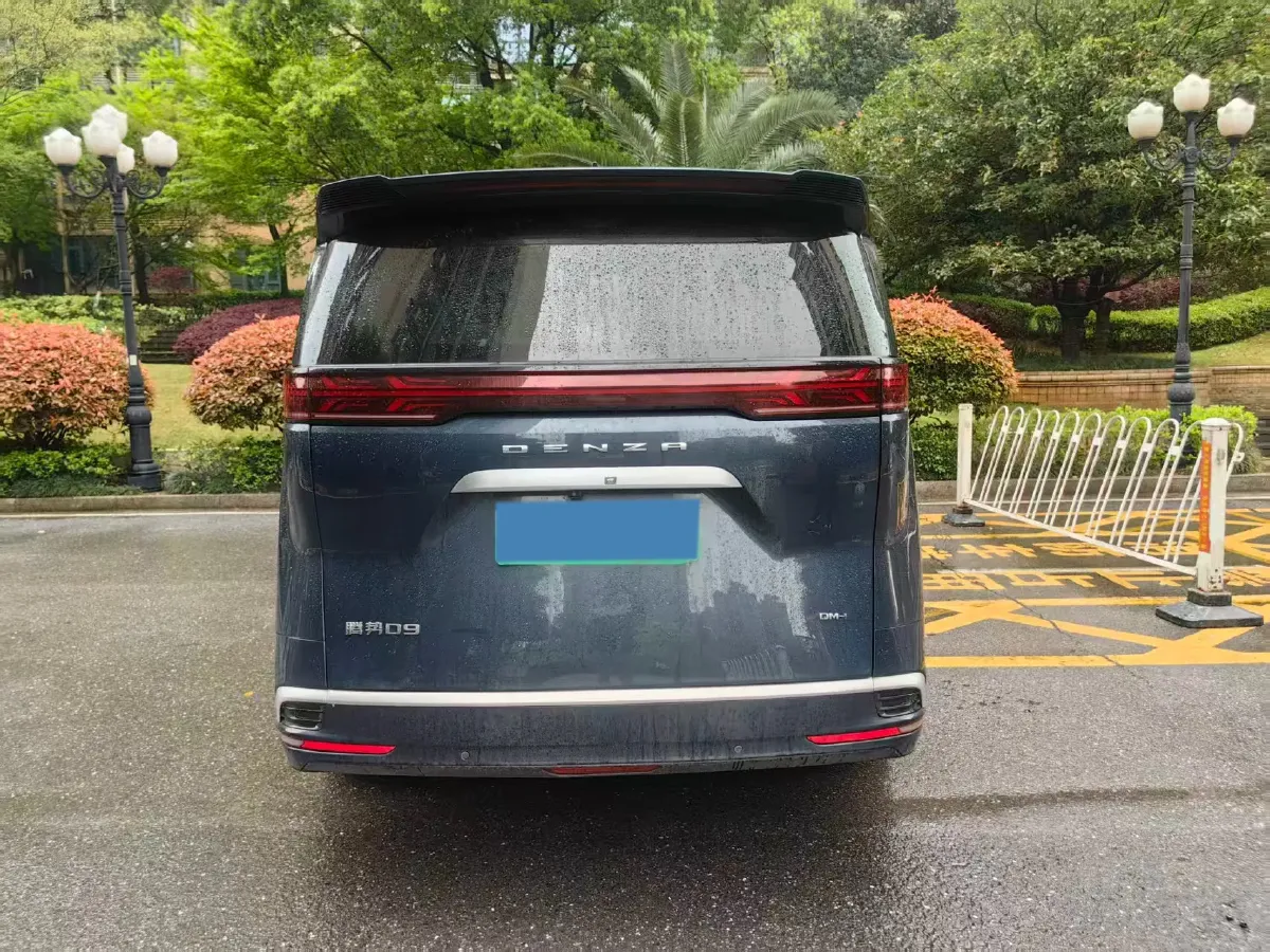 2024 Denza D9 1.5T 139HP L4 E-CVT PHEV 40KWH,autocango,china used car exporter,china ev exporter,chinese used car exporter,chinese used ev exporter