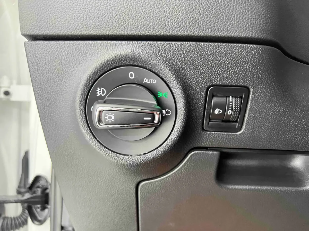 2022 Skoda Karoq 1.4T 150HP L4 7DCT,autocango,china used car exporter,china ev exporter,chinese used car exporter,chinese used ev exporter