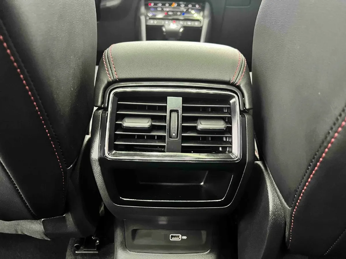 2022 Skoda Karoq 1.4T 150HP L4 7DCT,autocango,china used car exporter,china ev exporter,chinese used car exporter,chinese used ev exporter