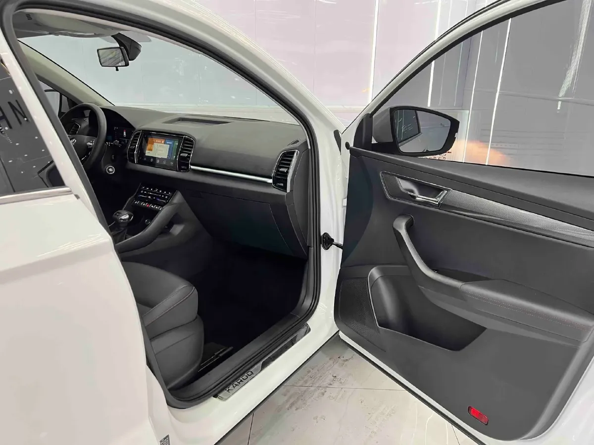 2022 Skoda Karoq 1.4T 150HP L4 7DCT,autocango,china used car exporter,china ev exporter,chinese used car exporter,chinese used ev exporter