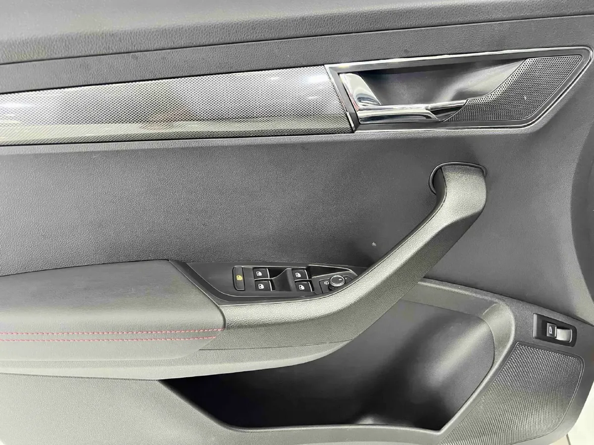 2022 Skoda Karoq 1.4T 150HP L4 7DCT,autocango,china used car exporter,china ev exporter,chinese used car exporter,chinese used ev exporter