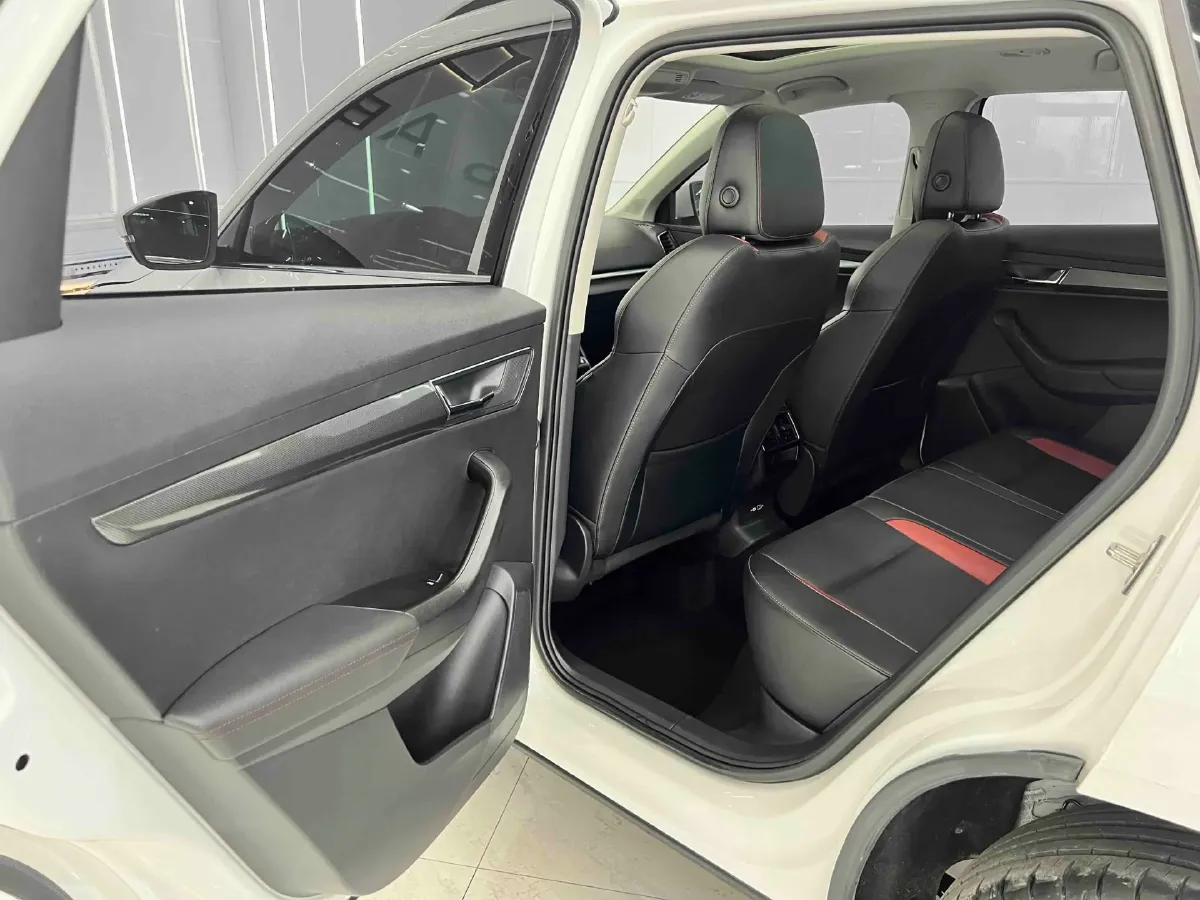 2022 Skoda Karoq 1.4T 150HP L4 7DCT,autocango,china used car exporter,china ev exporter,chinese used car exporter,chinese used ev exporter