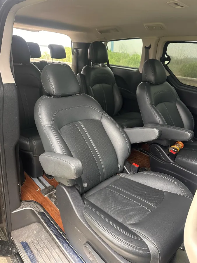 2017 MAXUS XinTu V80 2.5T 136HP L4 6MT,autocango,china used car exporter,china ev exporter,chinese used car exporter,chinese used ev exporter