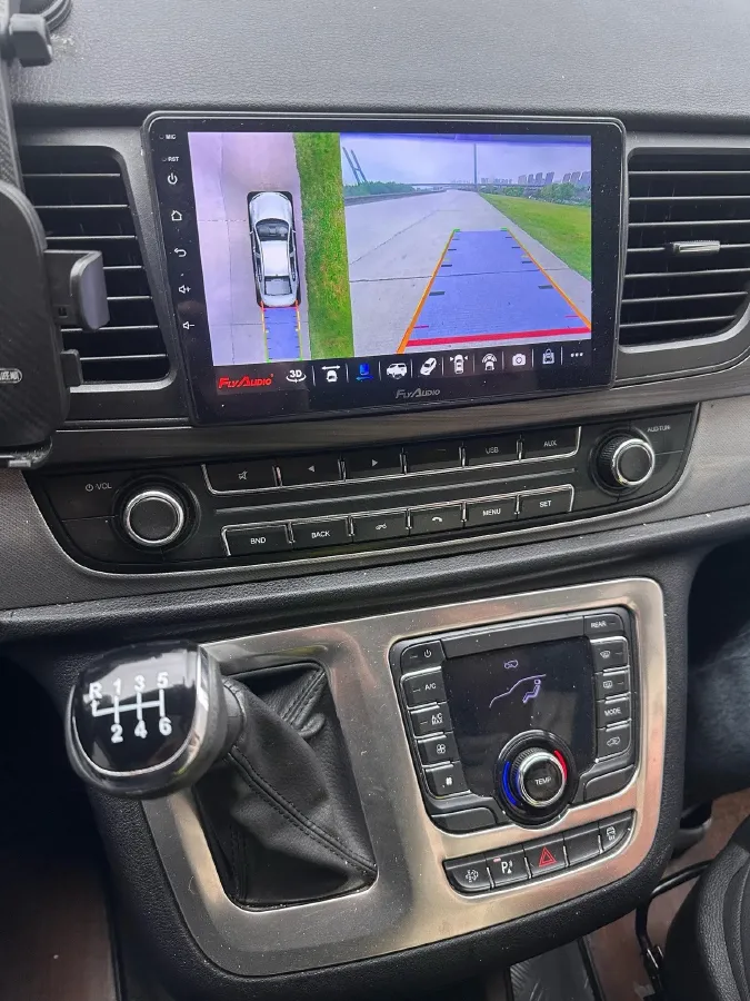 2017 MAXUS XinTu V80 2.5T 136HP L4 6MT,autocango,china used car exporter,china ev exporter,chinese used car exporter,chinese used ev exporter