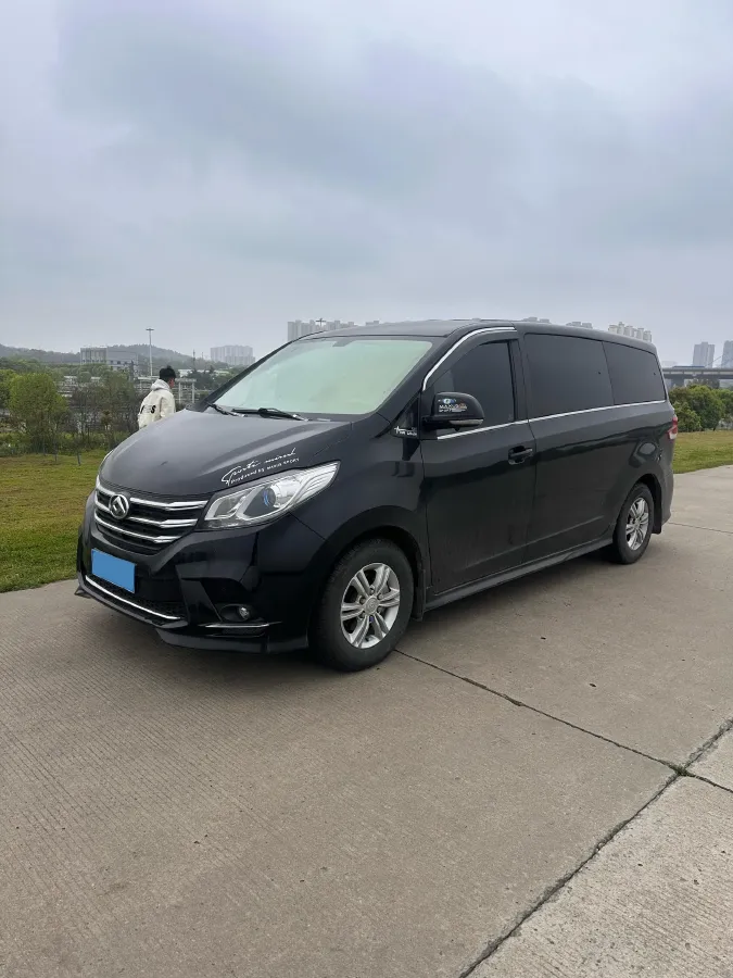 2017 MAXUS XinTu V80 2.5T 136HP L4 6MT,autocango,china used car exporter,china ev exporter,chinese used car exporter,chinese used ev exporter