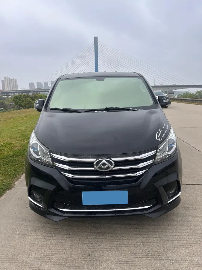 2017 MAXUS XinTu V80 2.5T 136HP L4 6MT,autocango,china used car exporter,china ev exporter,chinese used car exporter,chinese used ev exporter