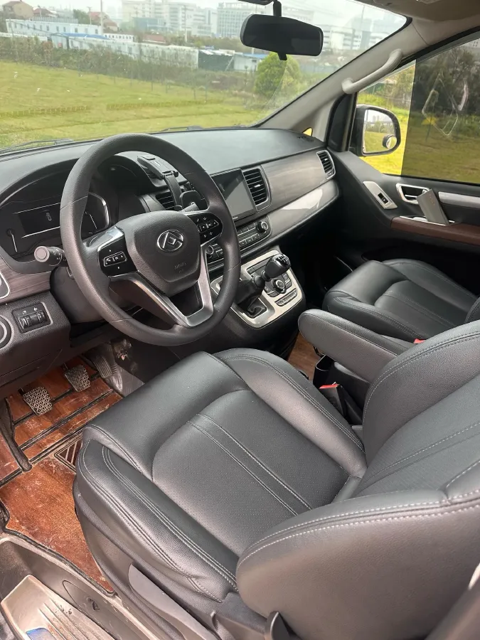 2017 MAXUS XinTu V80 2.5T 136HP L4 6MT,autocango,china used car exporter,china ev exporter,chinese used car exporter,chinese used ev exporter