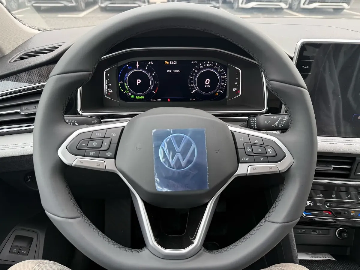 2023 Volkswagen Tiguan L 1.4T 150HP L4 6DCT PHEV 13KWH,autocango,china used car exporter,china ev exporter,chinese used car exporter,chinese used ev exporter