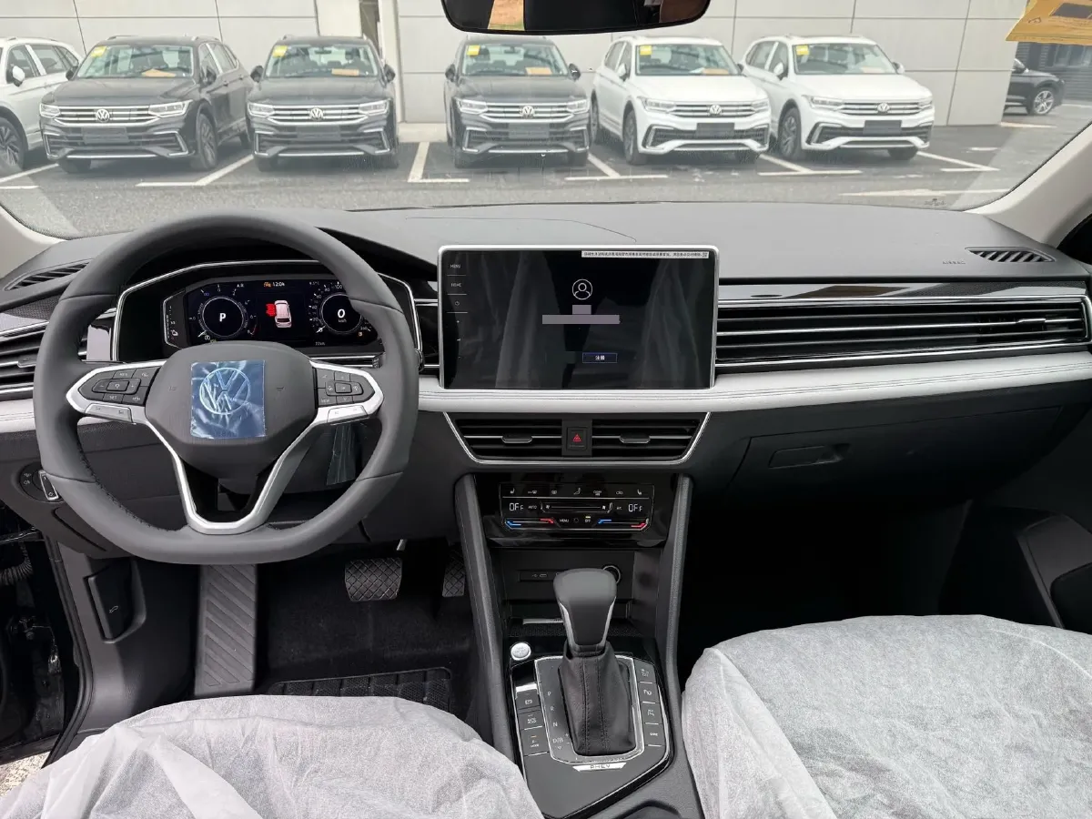 2023 Volkswagen Tiguan L 1.4T 150HP L4 6DCT PHEV 13KWH,autocango,china used car exporter,china ev exporter,chinese used car exporter,chinese used ev exporter