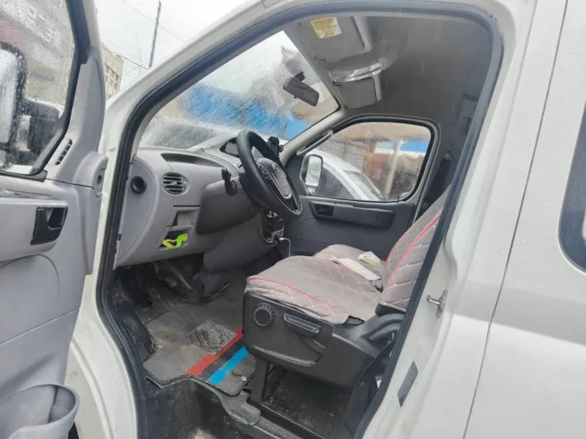 2019 MAXUS XinTu V80 2.0T 139HP L4 6MT,autocango,china used car exporter,china ev exporter,chinese used car exporter,chinese used ev exporter