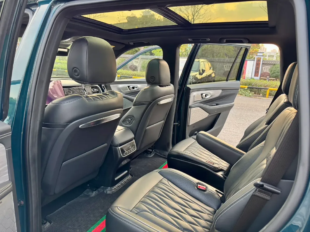 2022 GAC Trumpchi GS8 2.0T 252HP L4 8AT,autocango,china used car exporter,china ev exporter,chinese used car exporter,chinese used ev exporter