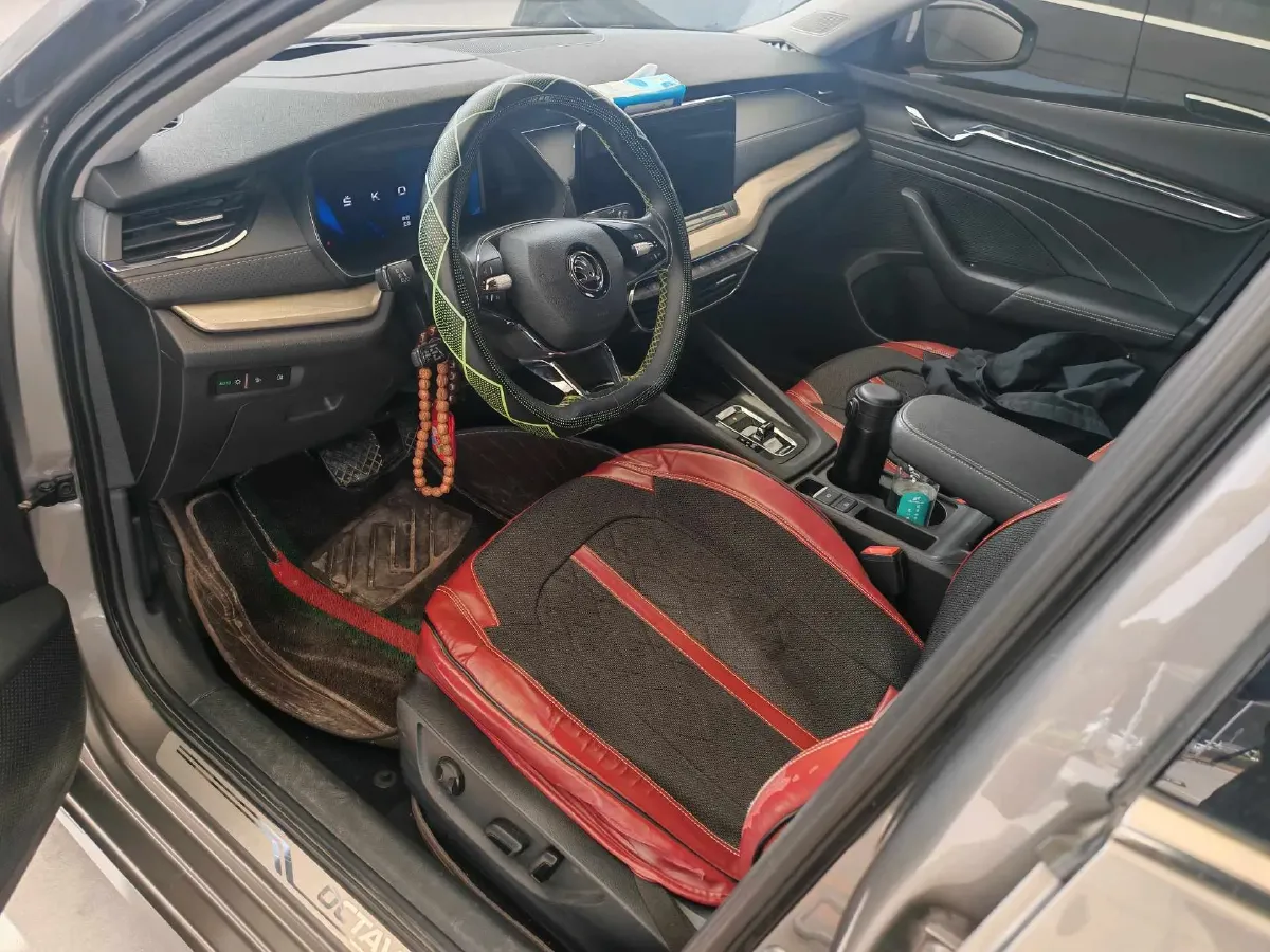 2022 Skoda Octavia 1.4T 150HP L4 7DCT,autocango,china used car exporter,china ev exporter,chinese used car exporter,chinese used ev exporter