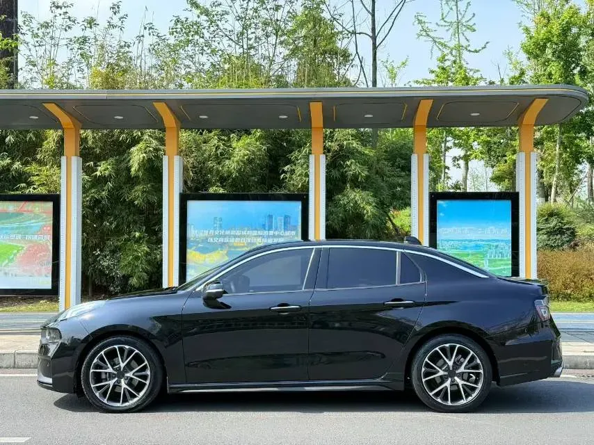 2018 Toyota C-HR 2.0L 171HP L4 CVT,autocango,china used car exporter,china ev exporter,chinese used car exporter,chinese used ev exporter