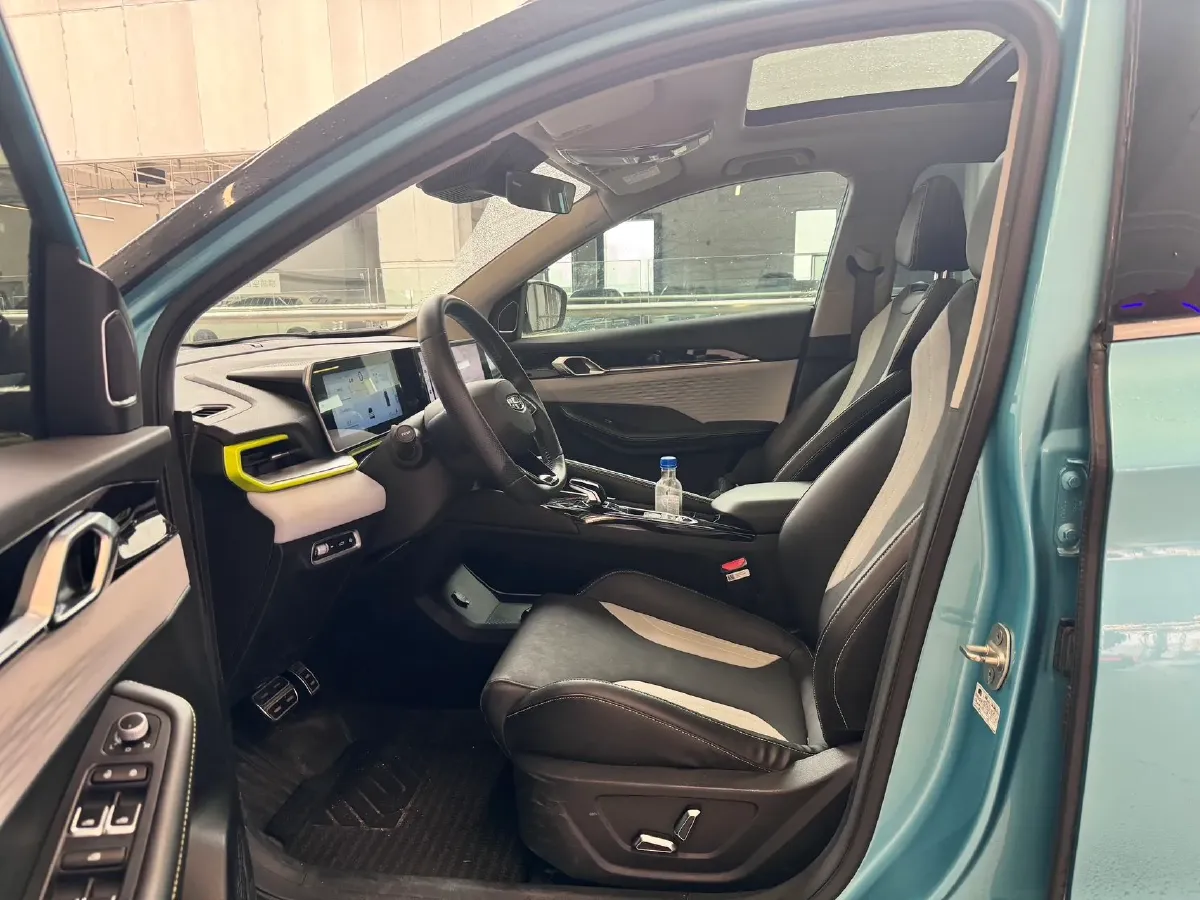 2022 Geely Coolray 1.5T 181HP L4 7DCT,autocango,china used car exporter,china ev exporter,chinese used car exporter,chinese used ev exporter