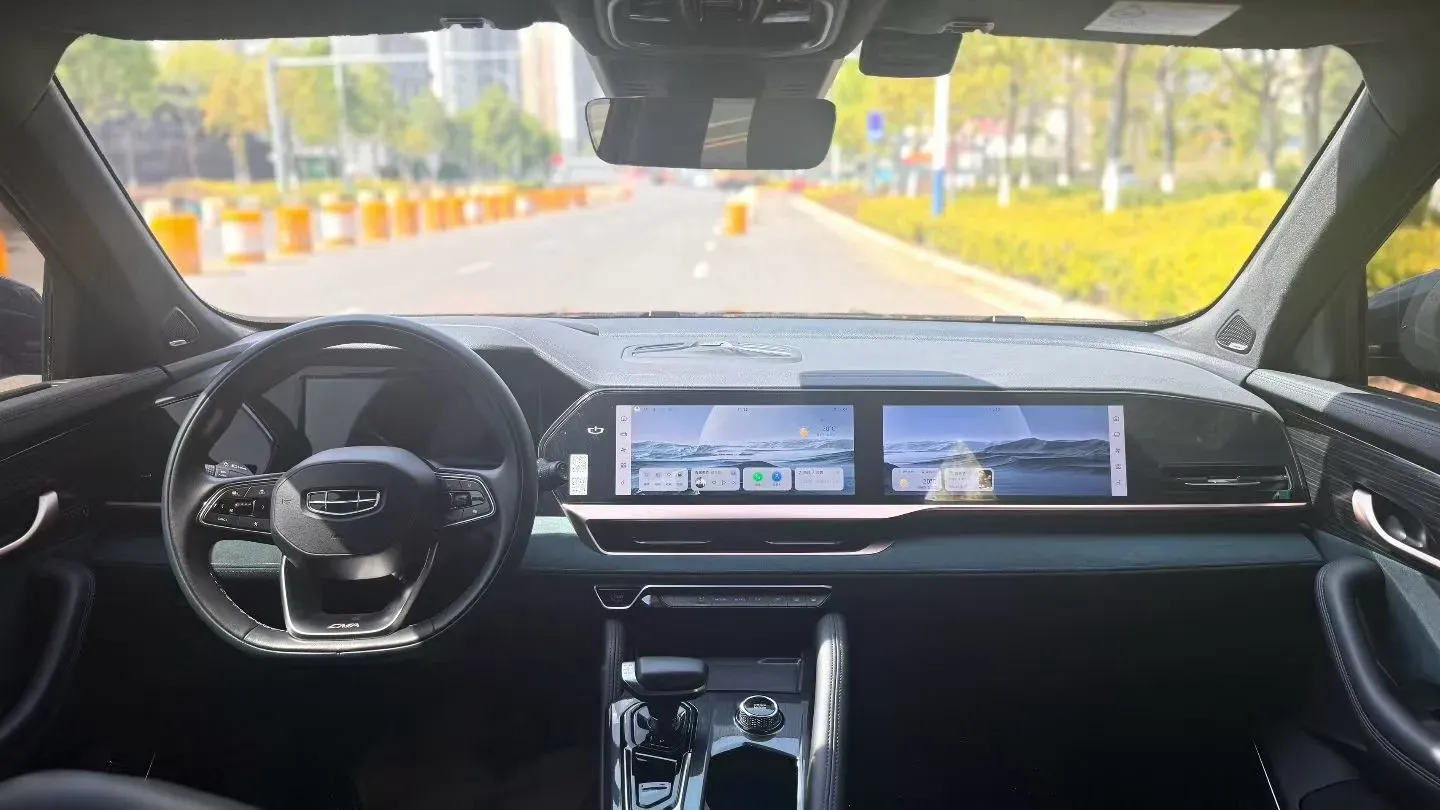 2021 Geely Monjaro 2.0T 218HP L4 7DCT,autocango,china used car exporter,china ev exporter,chinese used car exporter,chinese used ev exporter