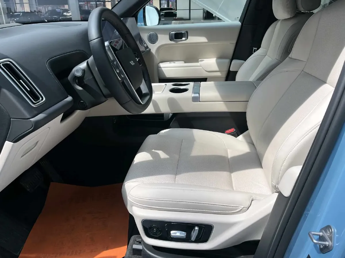 2025 Li L7 Range Extended 154HP REEV,autocango,china used car exporter,china ev exporter,chinese used car exporter,chinese used ev exporter