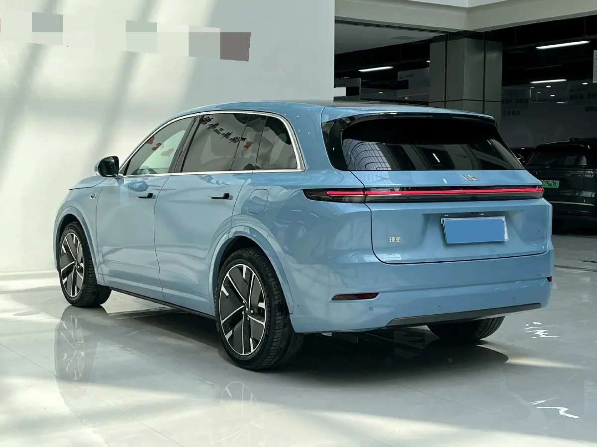 2025 Li L7 Range Extended 154HP REEV,autocango,china used car exporter,china ev exporter,chinese used car exporter,chinese used ev exporter