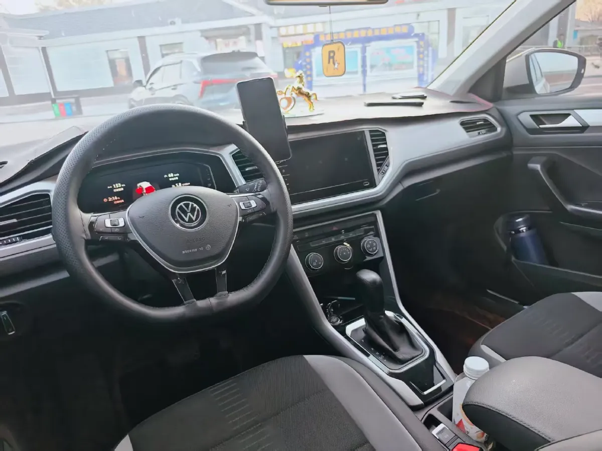 2022 Volkswagen T-Roc 1.4T 150HP L4 7DCT,autocango,china used car exporter,china ev exporter,chinese used car exporter,chinese used ev exporter