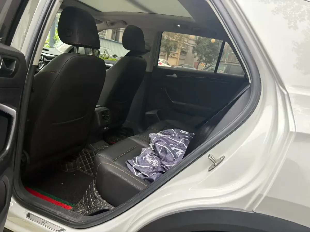 2020 Volkswagen T-Roc 1.4T 150HP L4 7DCT,autocango,china used car exporter,china ev exporter,chinese used car exporter,chinese used ev exporter