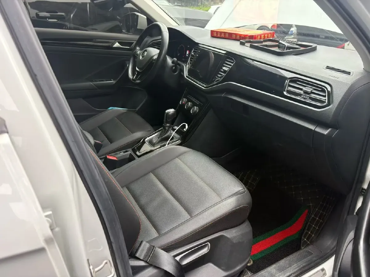 2020 Volkswagen T-Roc 1.4T 150HP L4 7DCT,autocango,china used car exporter,china ev exporter,chinese used car exporter,chinese used ev exporter