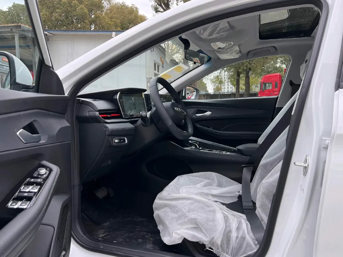 2025 Geely Emgrand 1.5L 127HP L4 CVT,autocango,china used car exporter,china ev exporter,chinese used car exporter,chinese used ev exporter