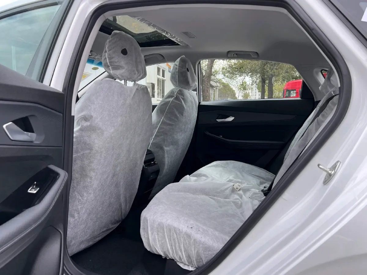 2025 Geely Emgrand 1.5L 127HP L4 CVT,autocango,china used car exporter,china ev exporter,chinese used car exporter,chinese used ev exporter