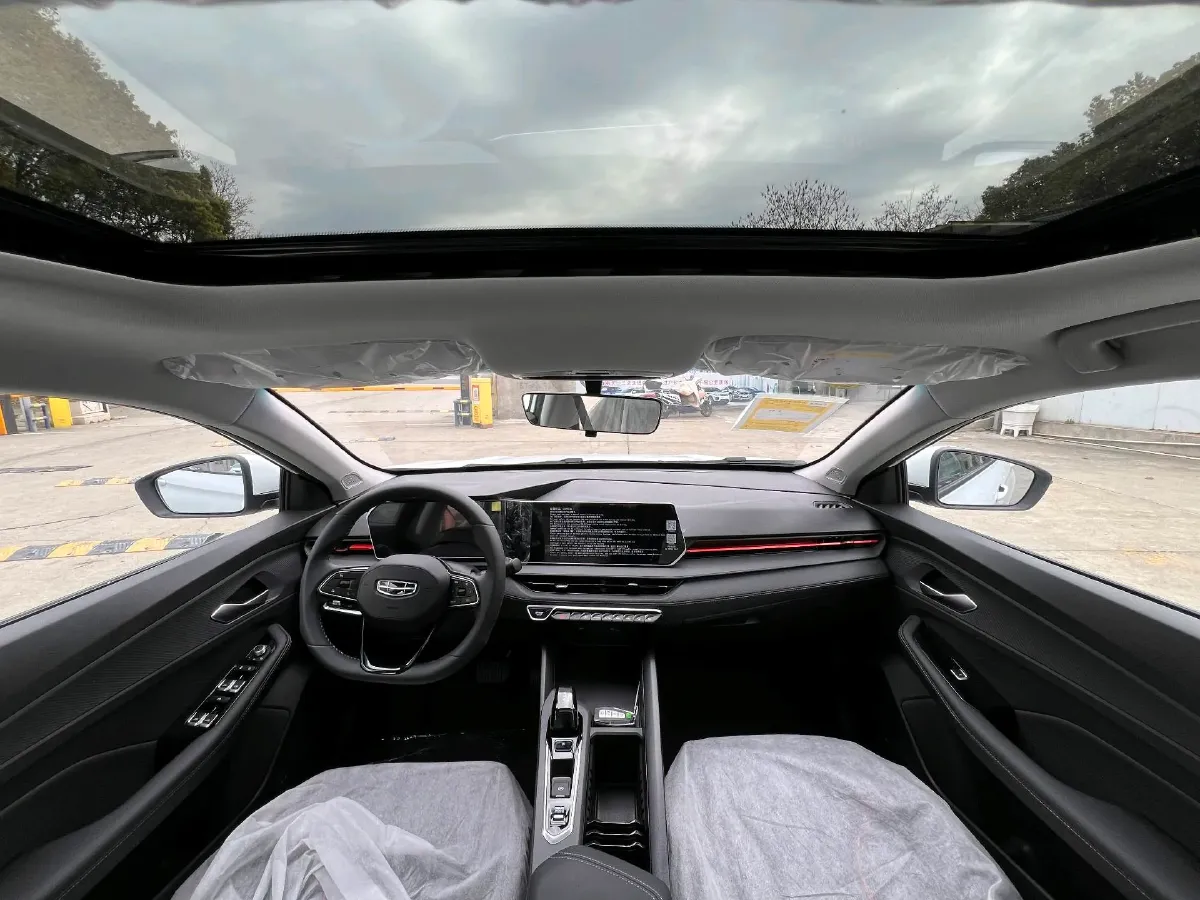 2025 Geely Emgrand 1.5L 127HP L4 CVT,autocango,china used car exporter,china ev exporter,chinese used car exporter,chinese used ev exporter