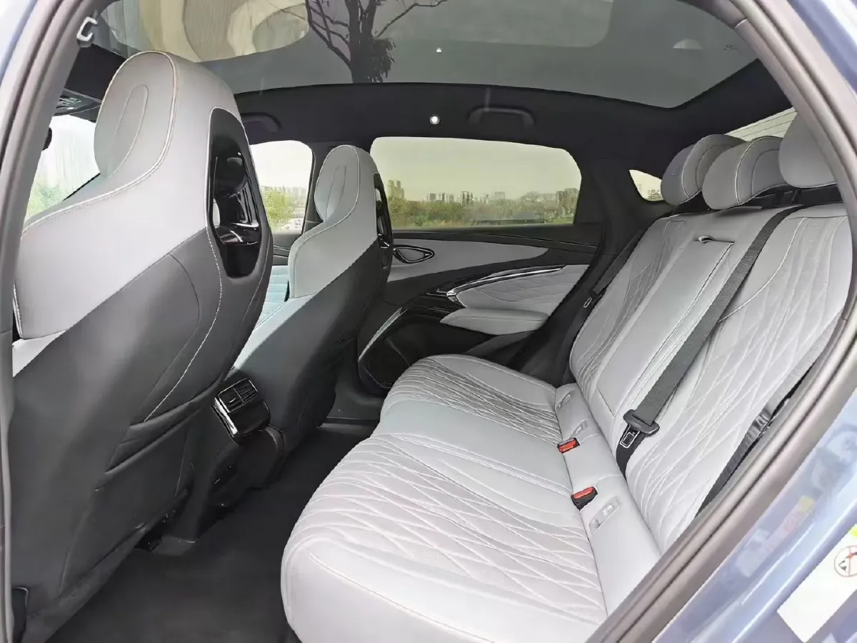 2022 AITO AITO M5 Range Extended 125HP REEV 40KWH,autocango,china used car exporter,china ev exporter,chinese used car exporter,chinese used ev exporter