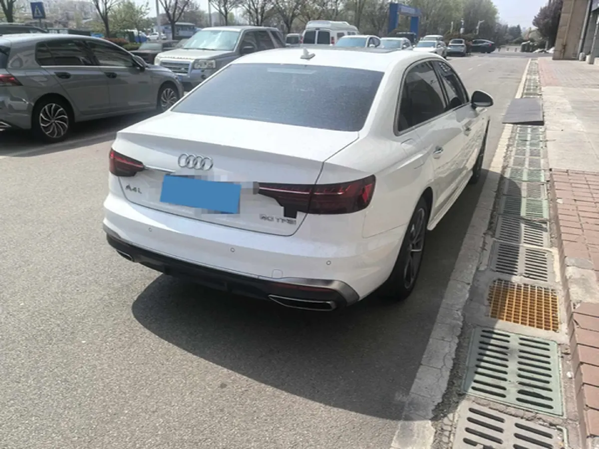 2020 Audi A4L 2.0T 190HP L4 7DCT,autocango,china used car exporter,china ev exporter,chinese used car exporter,chinese used ev exporter