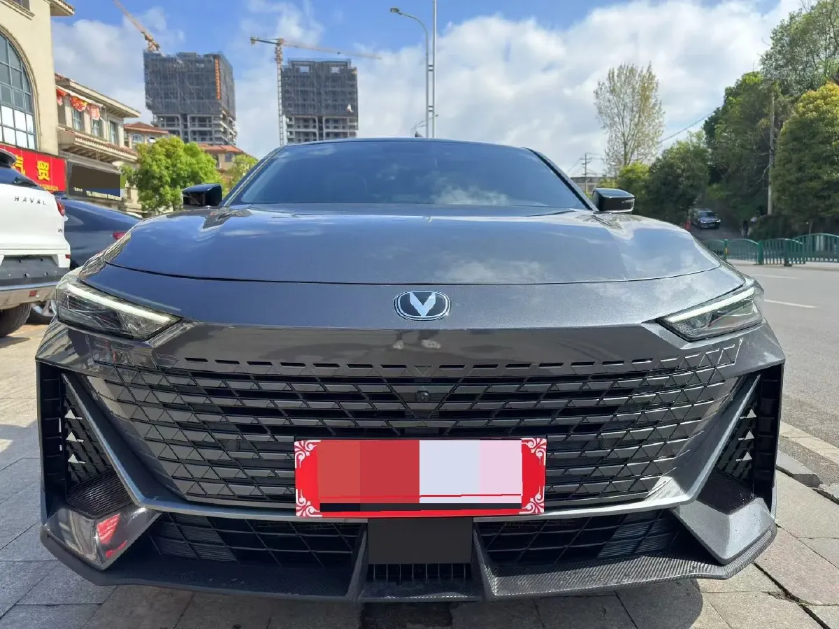 2022 ChangAn UNI-V 1.5T 188HP L4 7DCT,autocango,china used car exporter,china ev exporter,chinese used car exporter,chinese used ev exporter