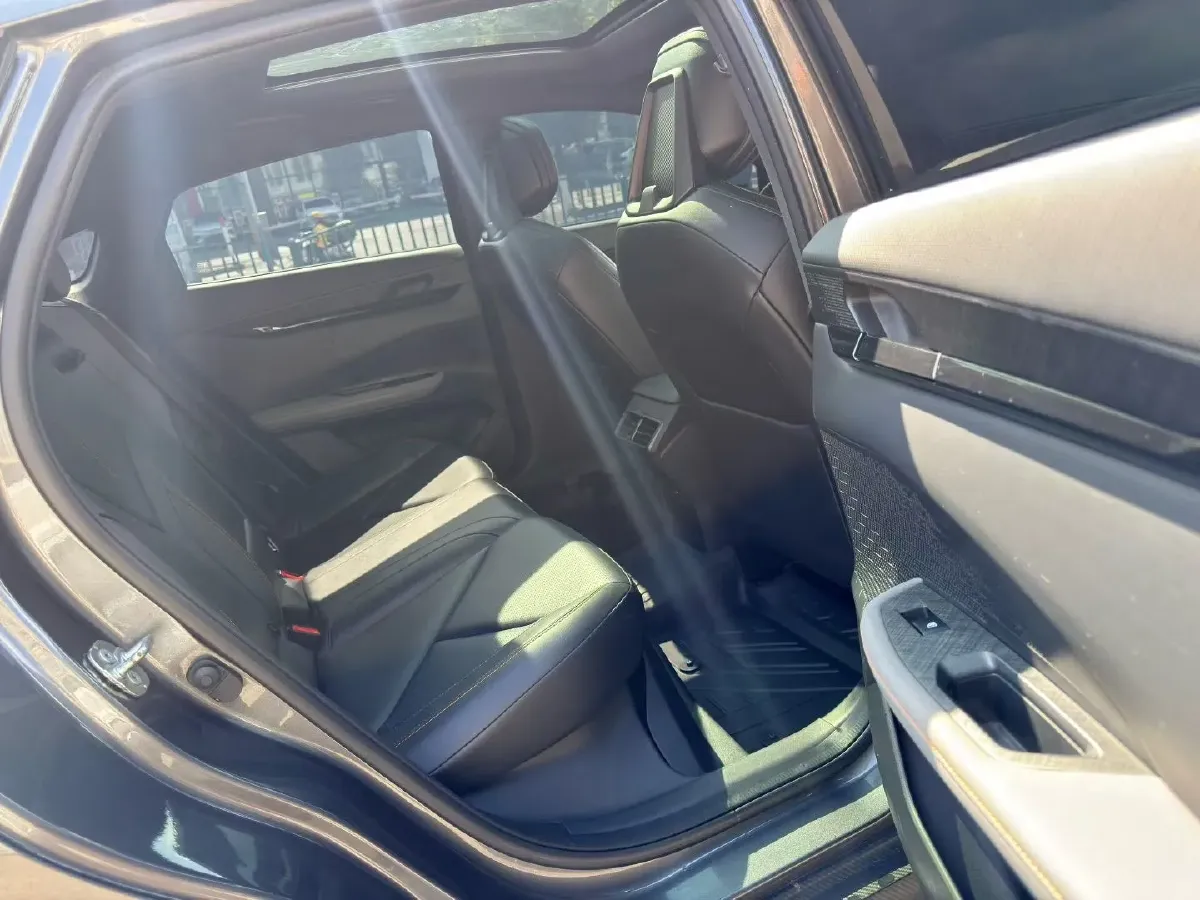 2022 ChangAn UNI-V 1.5T 188HP L4 7DCT,autocango,china used car exporter,china ev exporter,chinese used car exporter,chinese used ev exporter