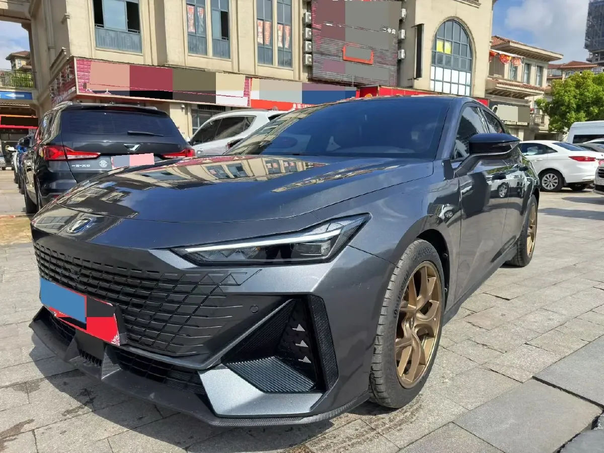 2022 ChangAn UNI-V 1.5T 188HP L4 7DCT,autocango,china used car exporter,china ev exporter,chinese used car exporter,chinese used ev exporter