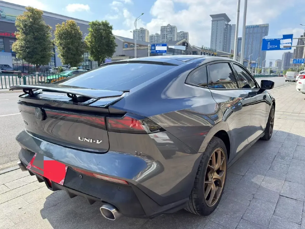 2022 ChangAn UNI-V 1.5T 188HP L4 7DCT,autocango,china used car exporter,china ev exporter,chinese used car exporter,chinese used ev exporter